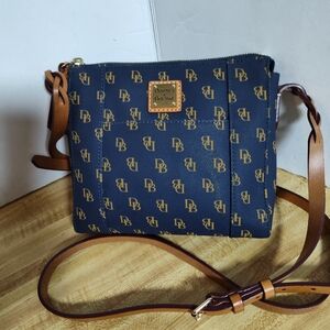 DOONEY & BOURKE Blakely Marlee Shoulder Crossbody Bag-pre owned Excellent Cond